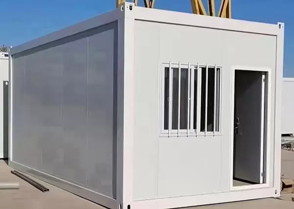 Packaging container room