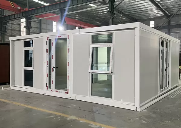 Flat top expansion box