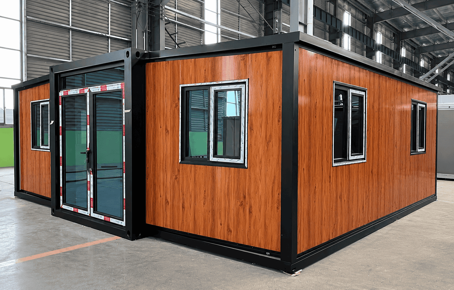 Casa Box 20ft Expandable Container House | Luxury Airbnb Cabin